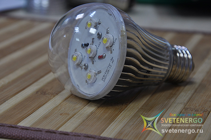 Светодиодная лампа с цоколем E27, 5 светодидов по 1W